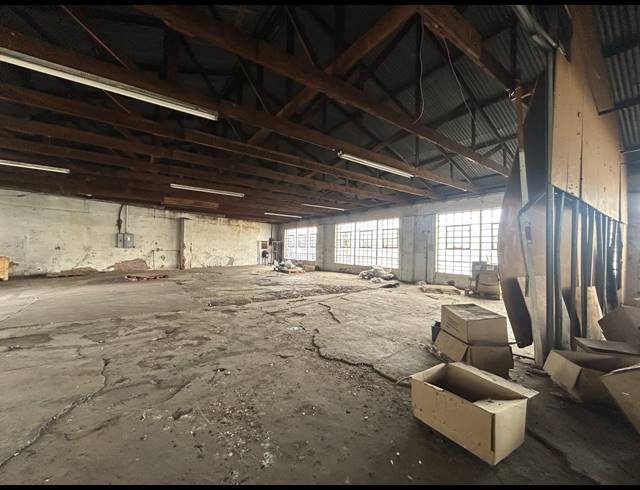 1,508M² WAREHOUSE TO LET IN NEWLANDS